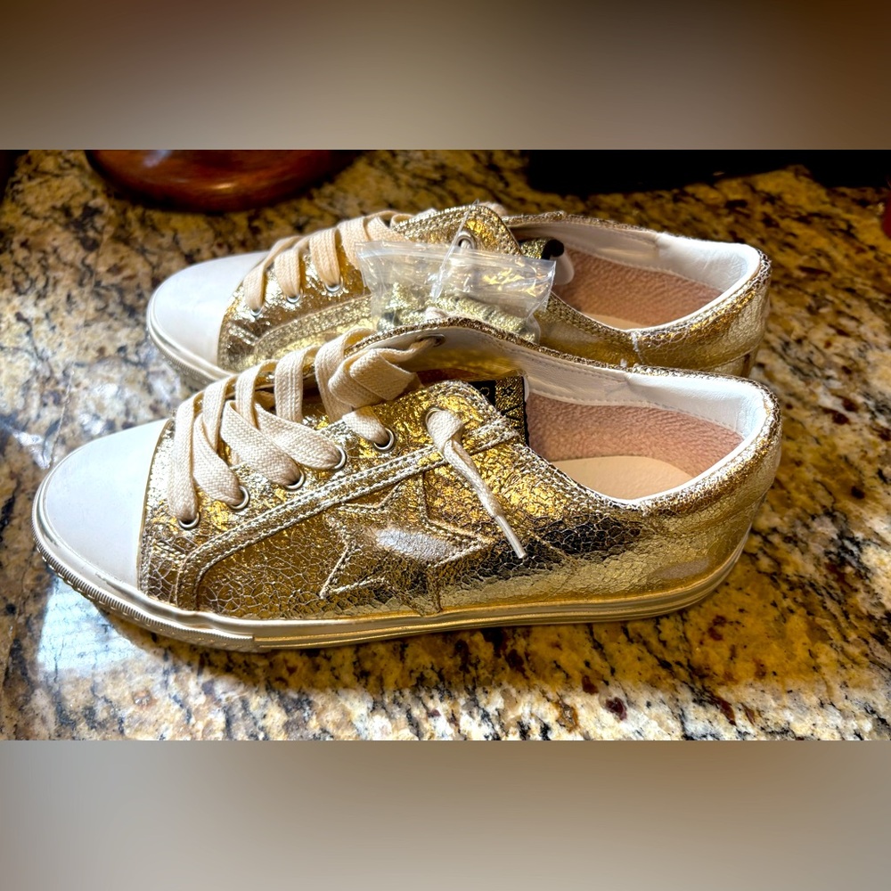NWT Vintage Havana Shine Metallic Foil Sneakers